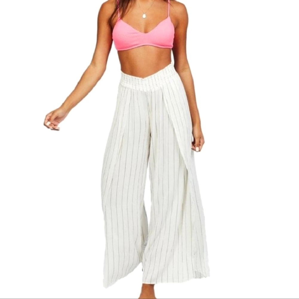 SOLD: Billabong Waundering Soup Pants | White/Black Pin Stripes | Size Small